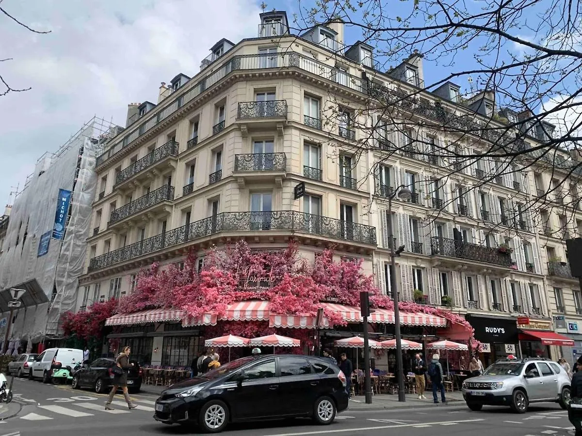 Apartment By The Seine River Paris France